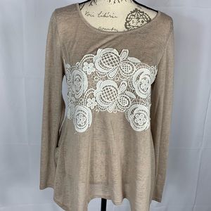 Andree by unit embroidery design tunic size large